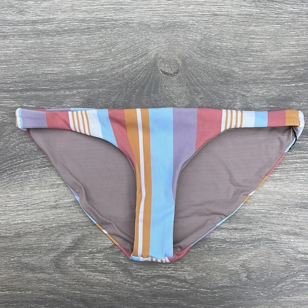 Vitamin A Mila Bandeau in soft coral & Luciana Hipster Bottom in verano stripe - Picture 8 of 14
